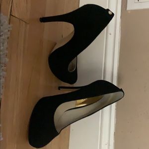 Michael Kors 7M Black Pump High Heels